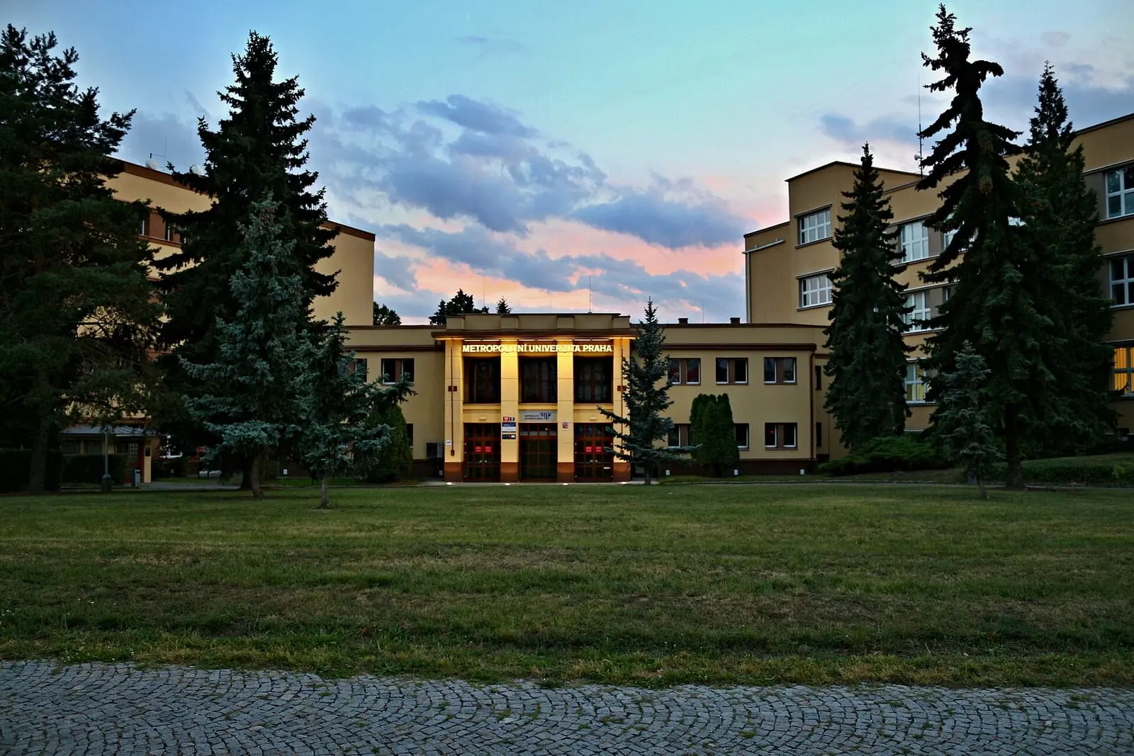Metropolitan University Prague